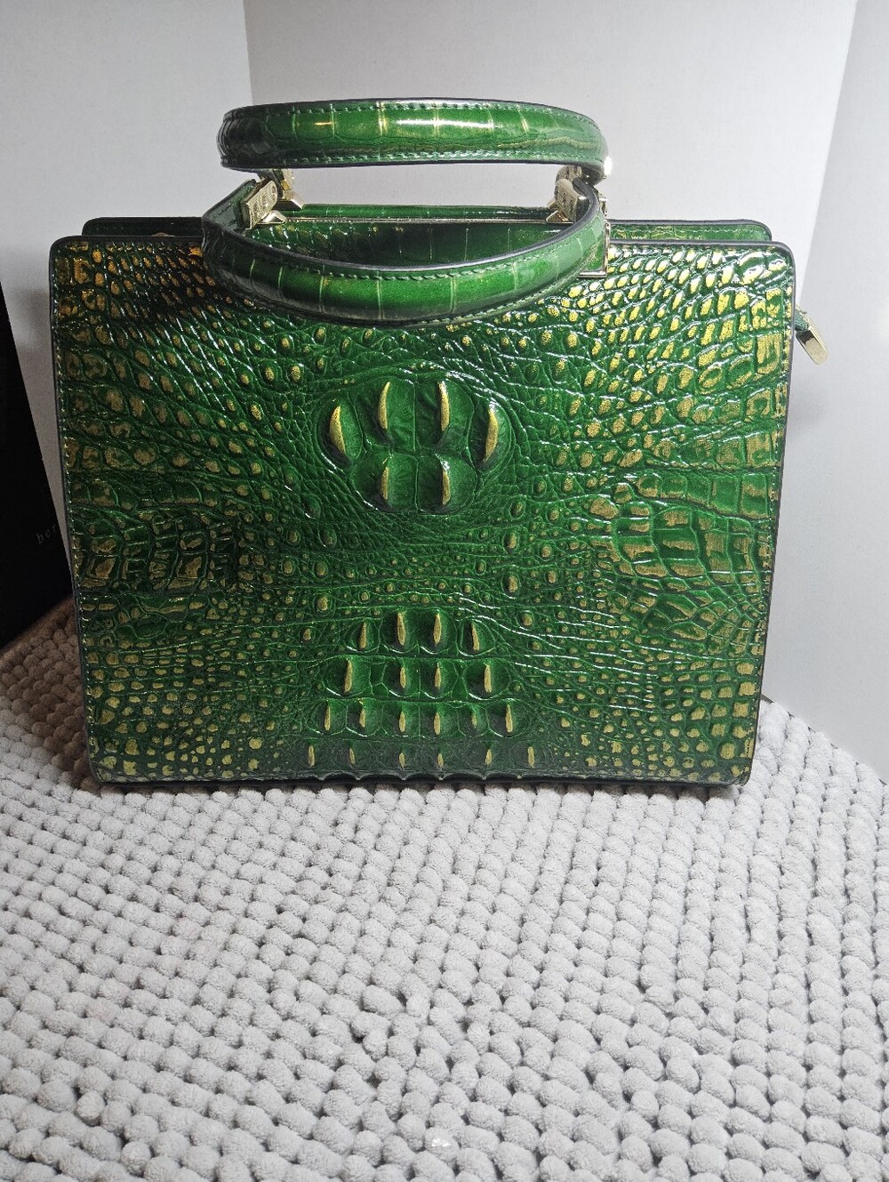 No Brand Fashion Purse Green Croc Embossed Top-Handle Bag with gold tint